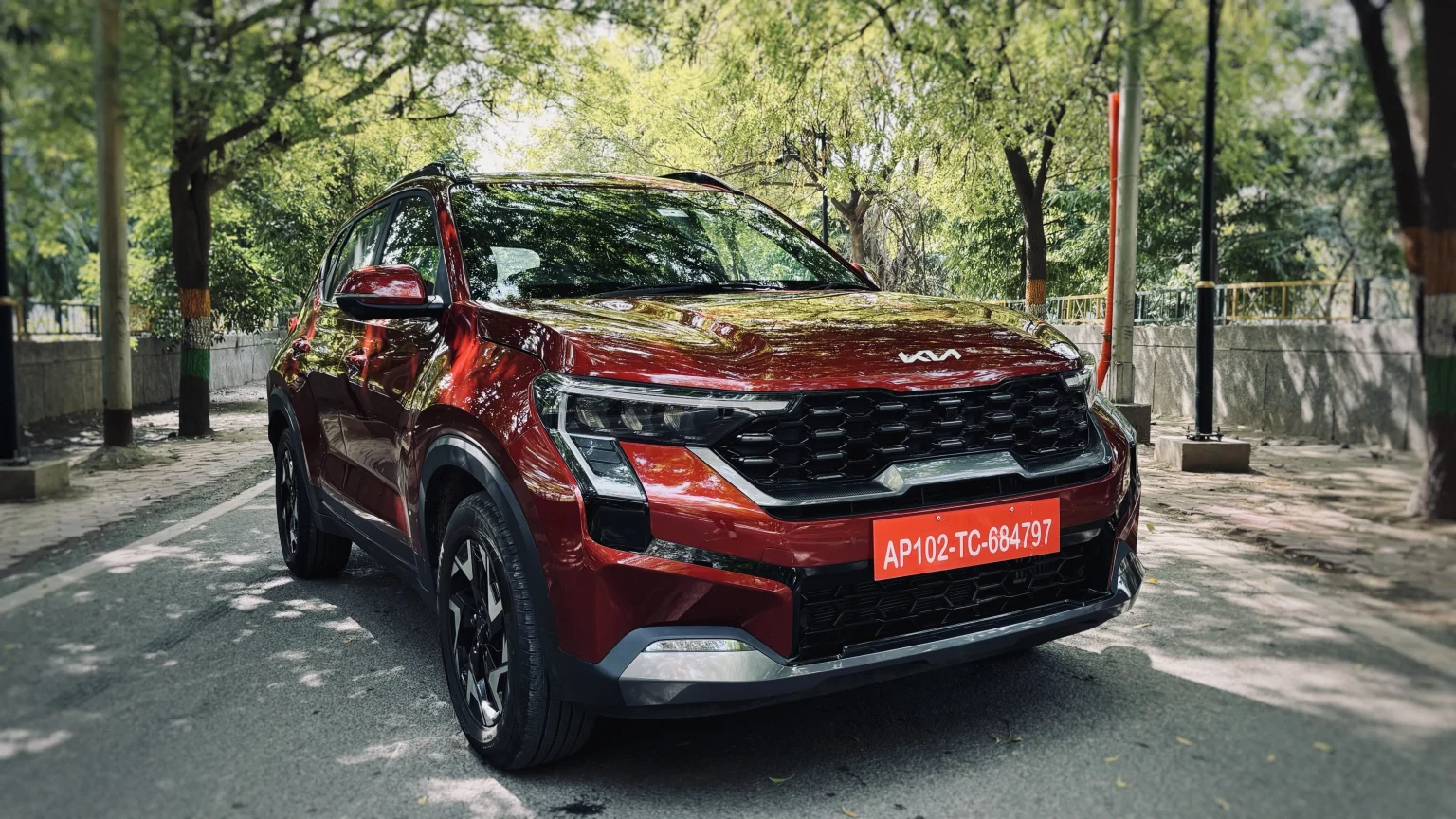 Kia Sonet 2025 (Facelift): Full Details, Features, Price, Engine Options, Mileage & Review